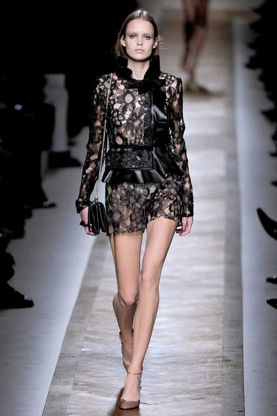 Look 28
